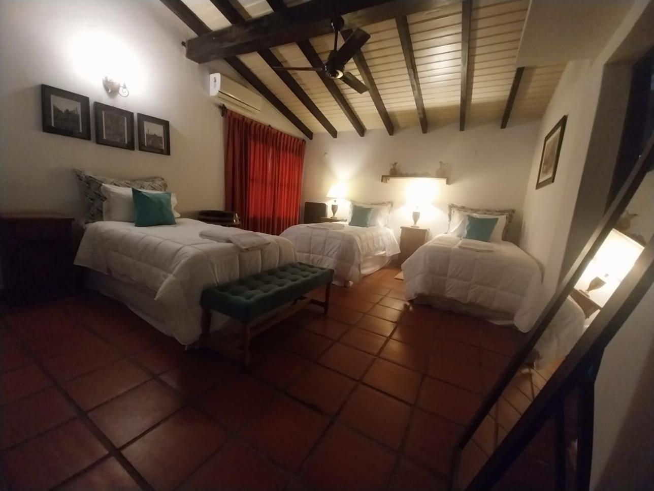 Posada La Celia Eugenio Bustos Zewnętrze zdjęcie